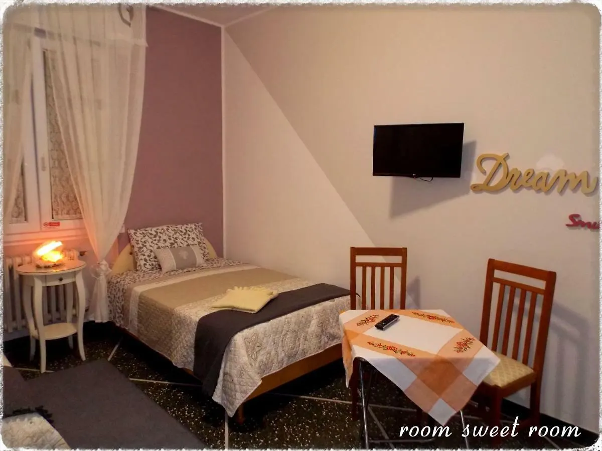 Homestay Room Sweet Room Bologna Italy
