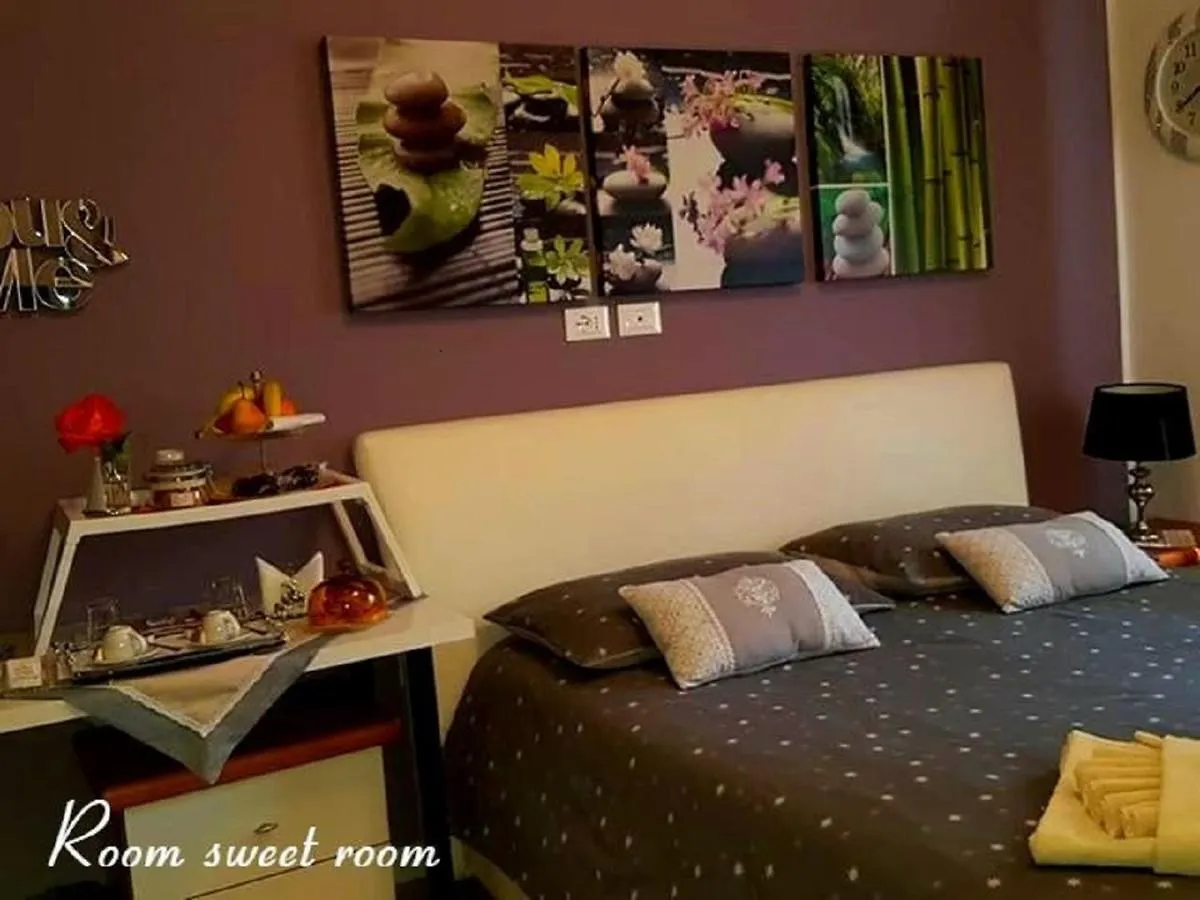 Room Sweet Room Bologna 0*,  Italy